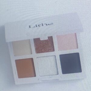 Lithe Beauty Astral Eyeshadow Pallete